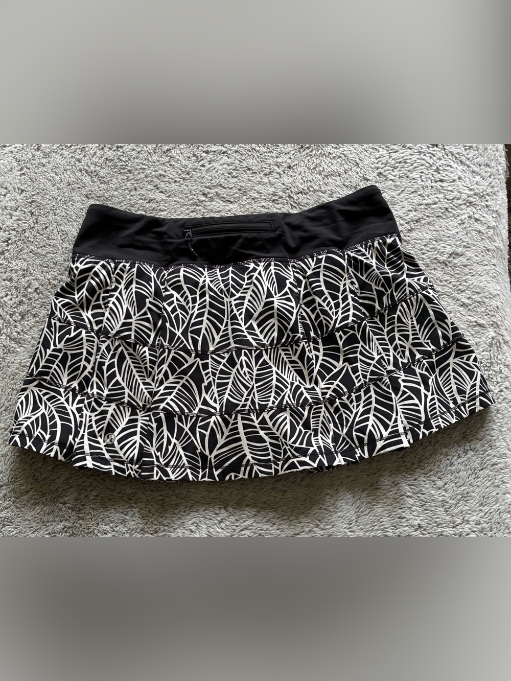 lululemon Size 8  Bundle 2 Printed Skorts & Grey Ruched Leggings - Picture 6 of 10